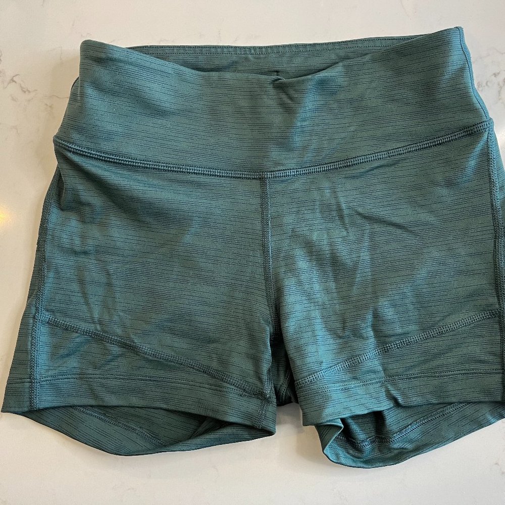 Outdoor Voices Move Free 3.5" Short, S in Evergreen